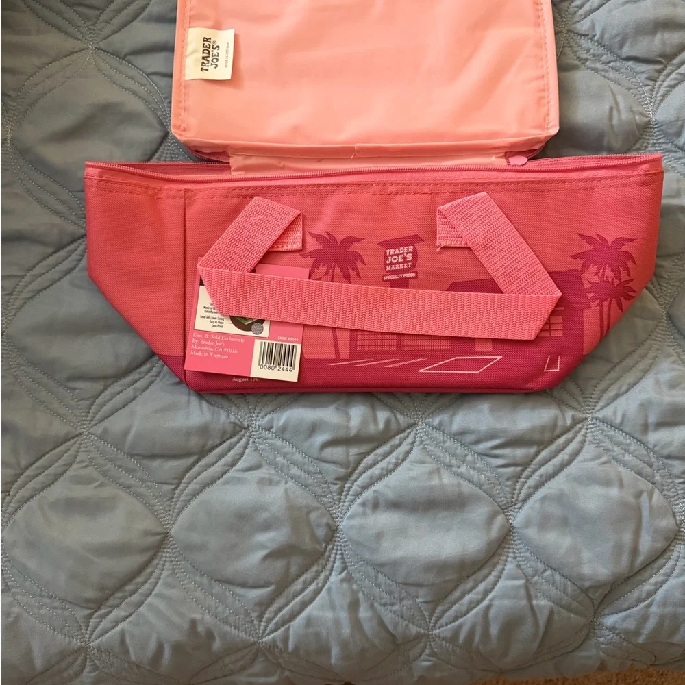 Trader Joe's Pink Insulated Tote Bag NWT - Picture 1 of 2